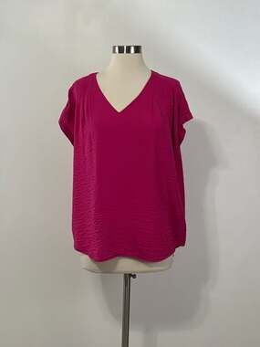 Simply Vera Vera Wang Women's Pink V-Neck Short Sleeve Textured Blouse